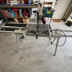 Makita 10” Chop Saw With Iowa Stablemate Portable Stand. 
