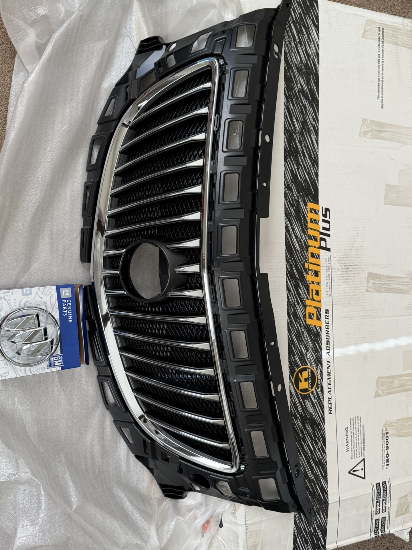 New In Box 2011-2013 Buick Regal Front Grille W/ Bumper Cover