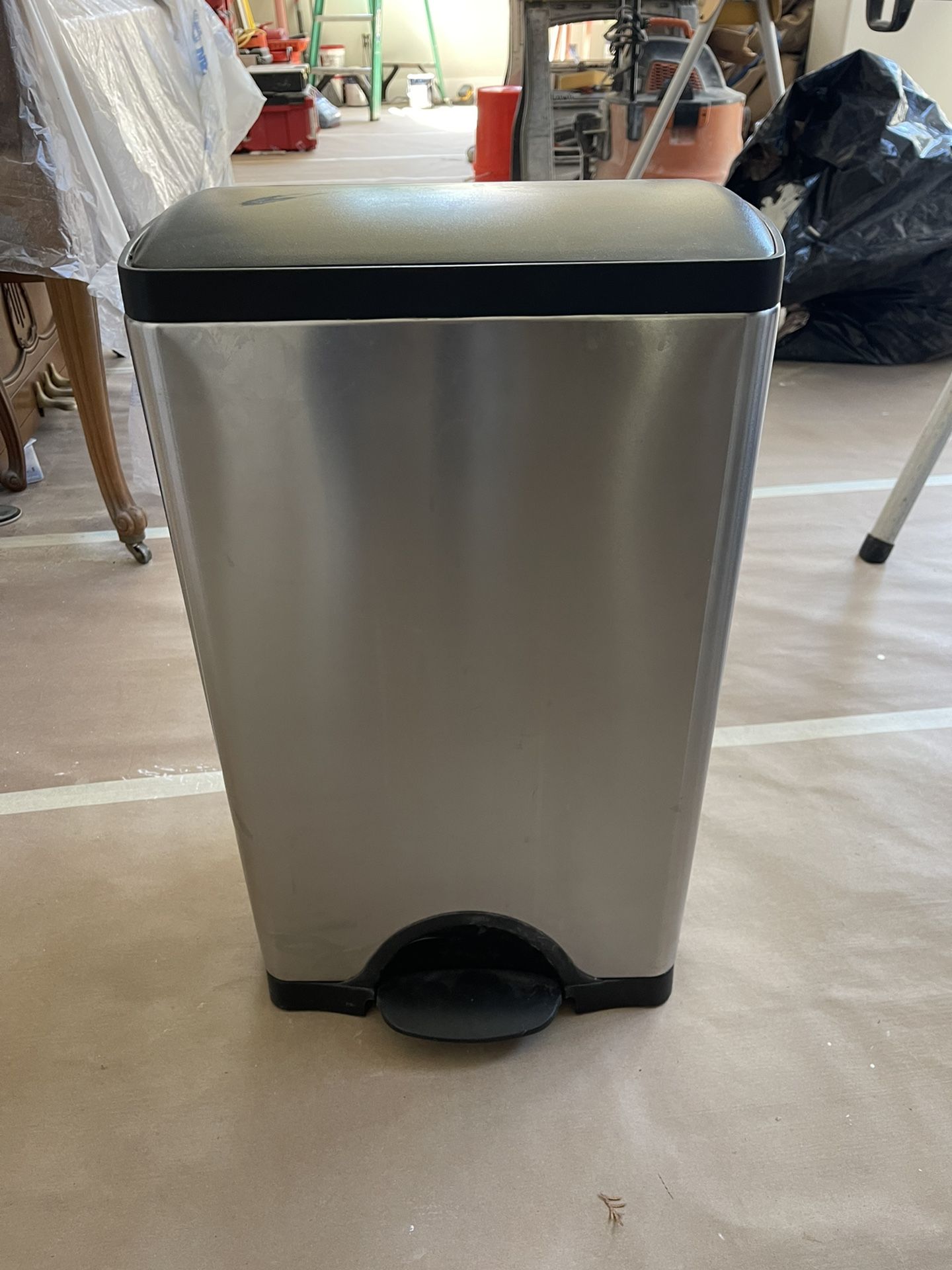 Trash Can With Foot Pedal