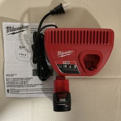 Milwaukee. M12 Lithium Ion CP 1.5Ah Starter Kit.
