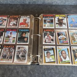1986 TOPPS BASEBALL SET CARD SET  PLUS TRADED SET IN  BINDER MINUS 3 CARDS