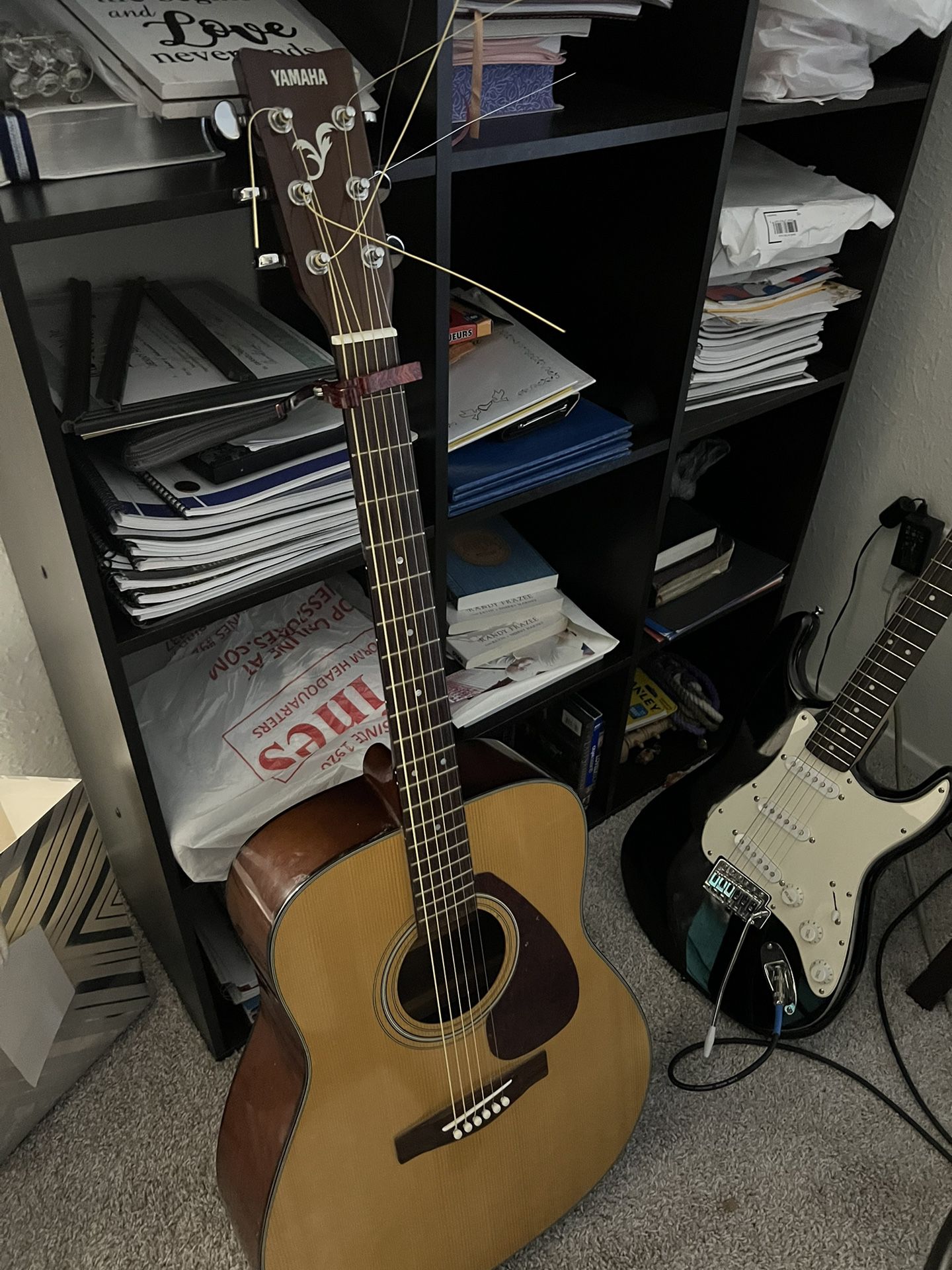 Yamaha Acustic Guitar En Great Condition 