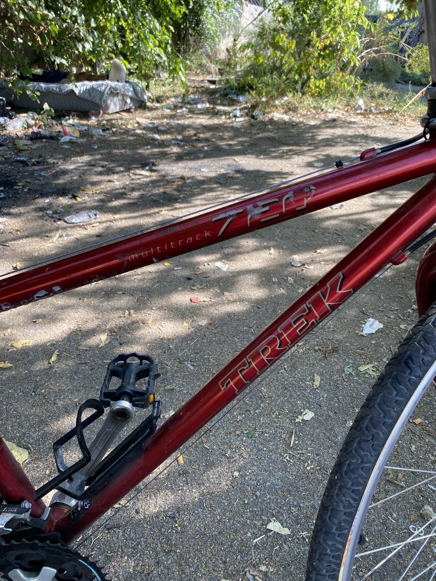 Trek 720 Multitrack Hybrid Red/Gold Small Frame