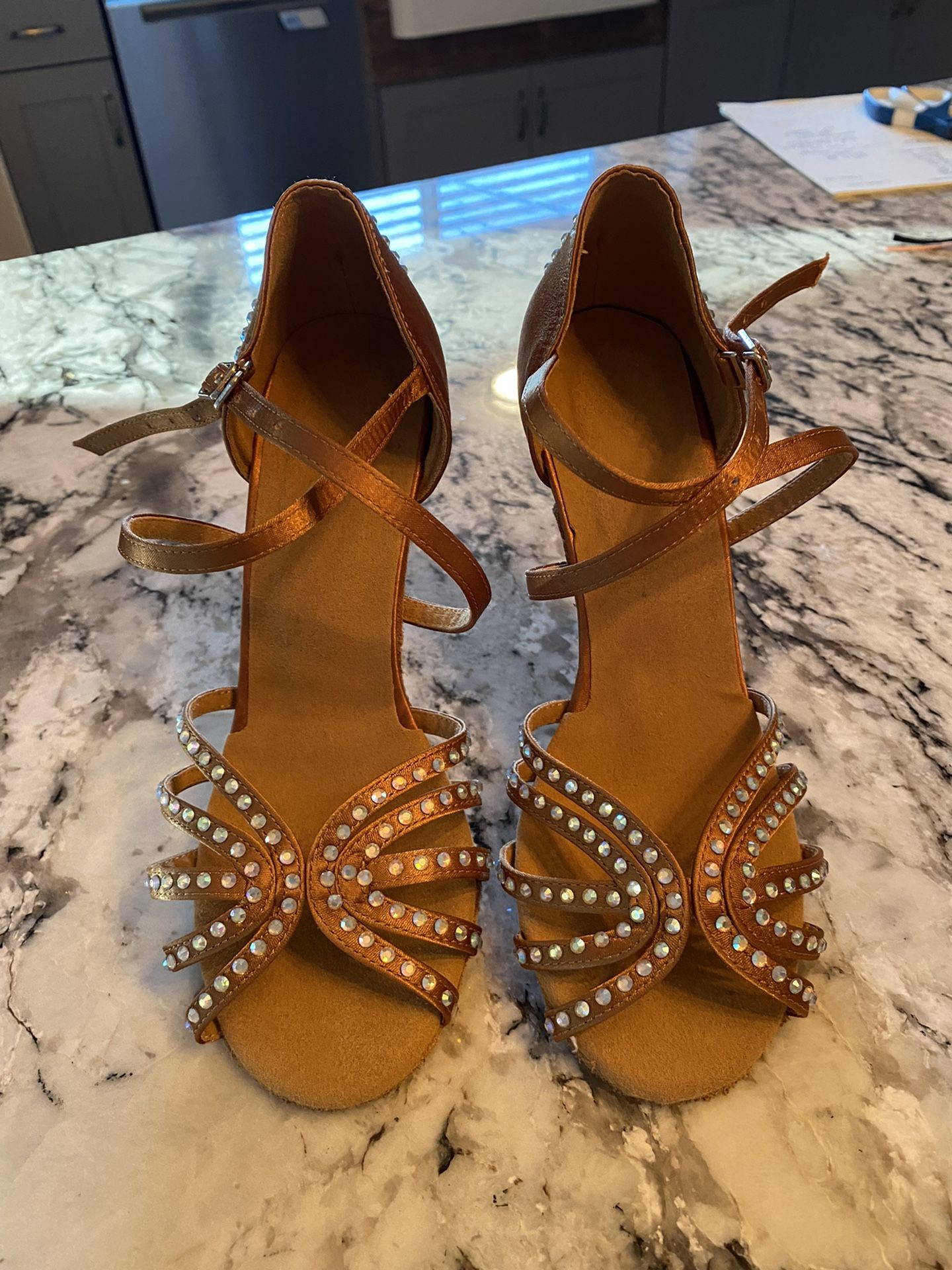 DListing Women’s Ballroom / Latin dance Heel Size 6