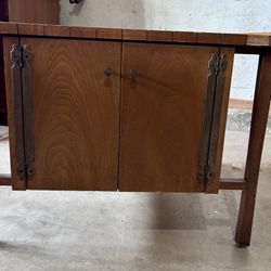 Mid-Century Vintage End Table And Drawers