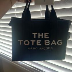 Marc Jacob’s “The Tote Bag” 