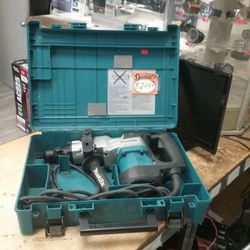 MAKITA PA6-GF30 HAMMER DRILL .......