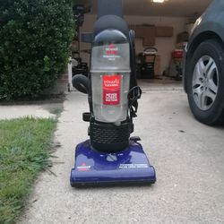 Bissell power force helix-bagless-upright-vacuum