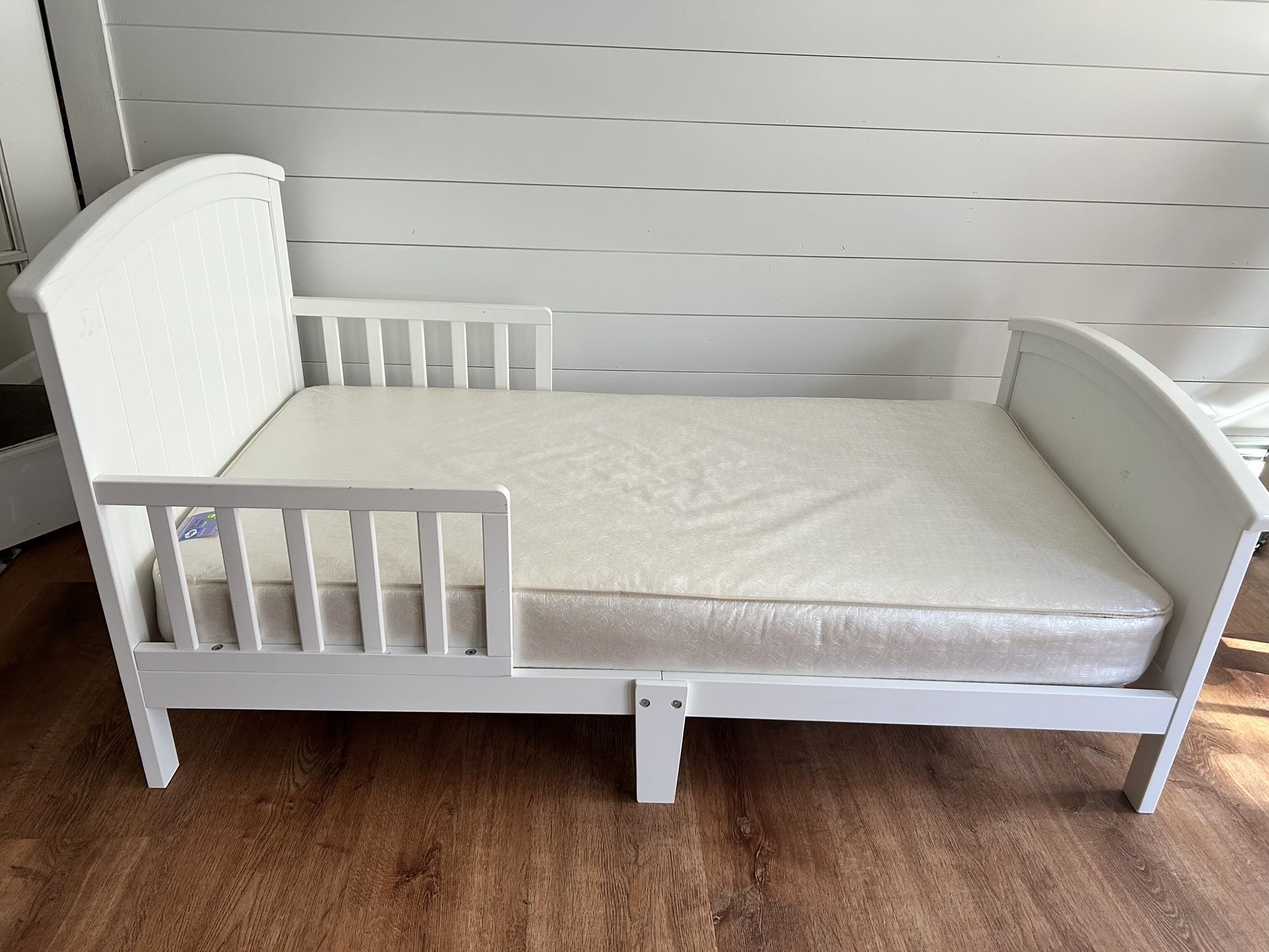 Kids toddler bed
