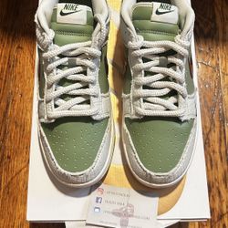Dunk Low Size 9.5 NEW
