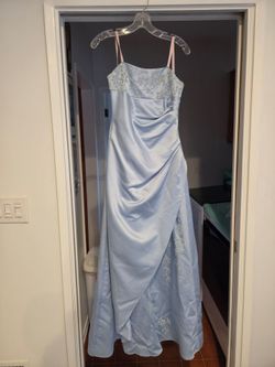 Like New Beautifully Beaded Sleeveless Cinderella Dress Size 4