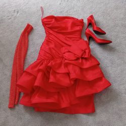 RED. DRESS   SIZE 8