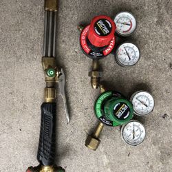  Victor  regulator and torch