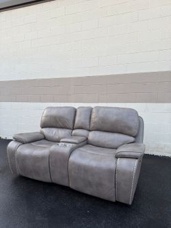 Power Reclining Loveseat with Console – Gray (RC Willey)