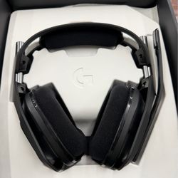 Astro A50 LIGHTSPEED Wireless Gaming Headset + Base station(Gen 5) for Xbox- Black: Adjustable headband, Built-In Microphone, Multi-pairing