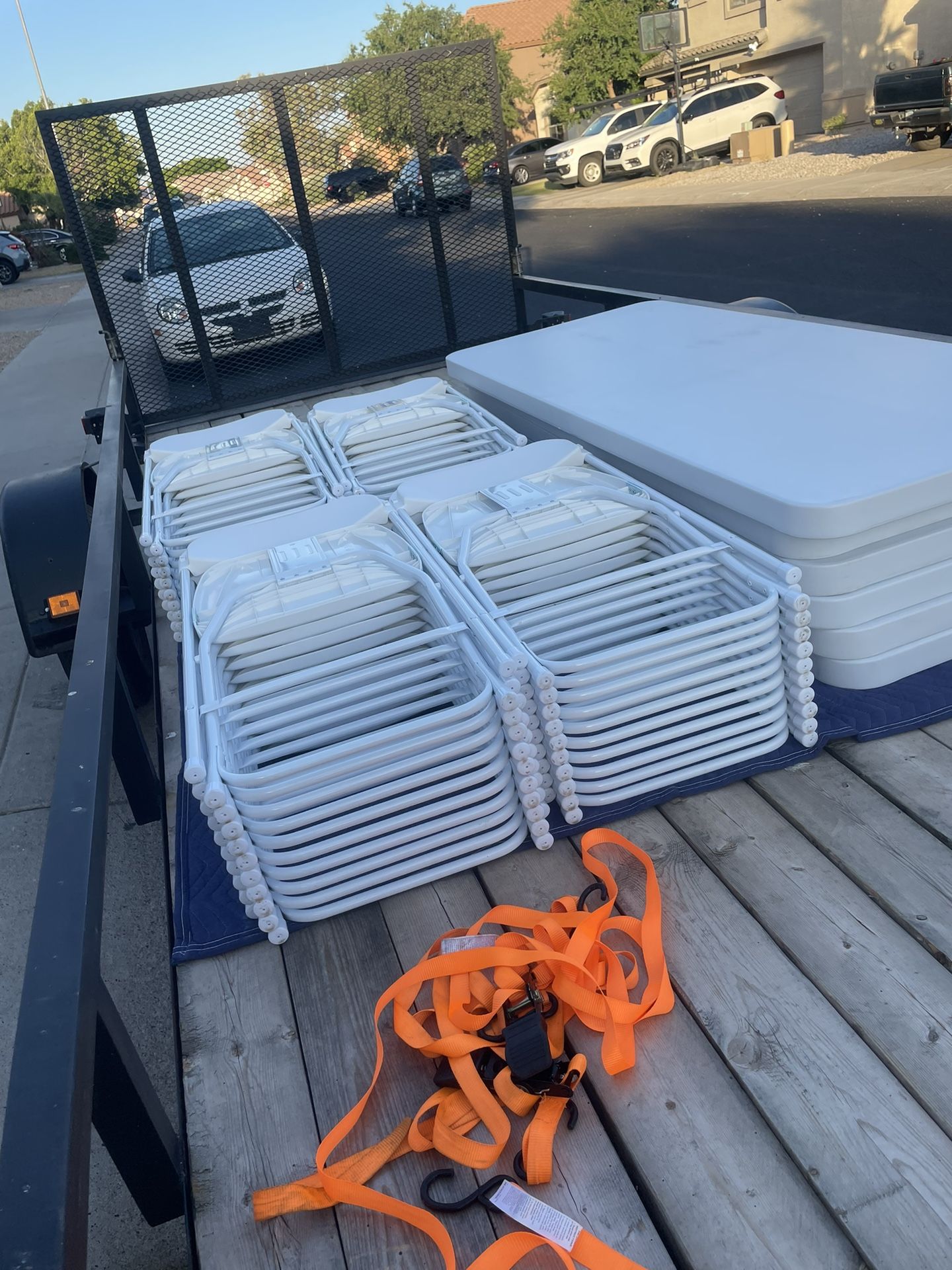 Rentó Sillas Y Mesas