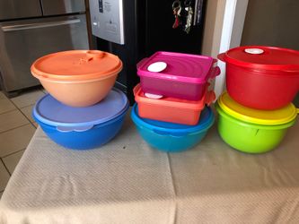 Tupperware set
