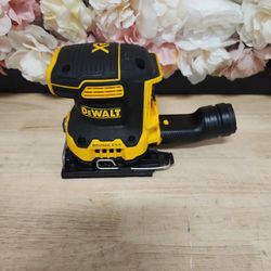 DEWALT
20V MAX XR Cordless Brushless 1/4 Sheet Variable Speed Sander (Tool Only)