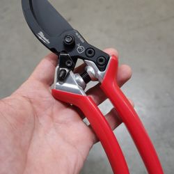 Milwaukee Garden Pruners 