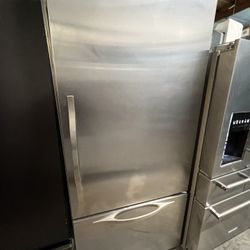 Viking Built In Refrigerator 36” 