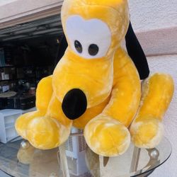 🐶 Giant Pluto Plush – 35” Stuffed Animal – $25 📍 Pickup near S. Durango & 215 (IKEA), Las Vegas  Cute oversized Pluto plush that’s perfect for Disne
