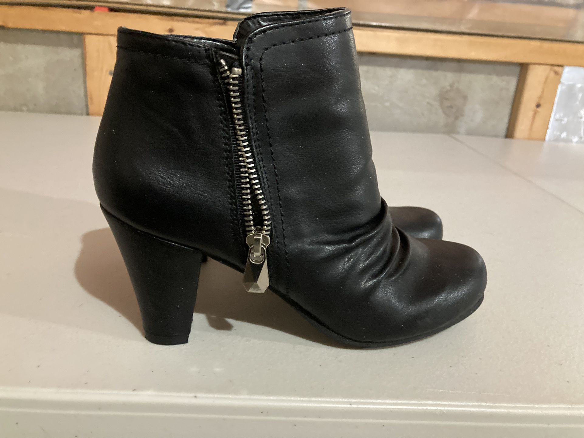 Women’s Black Boots Size 6 1/2