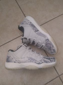 Air Jordan Retro 11 "SnakeSkin🐍" size 6