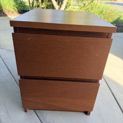 Nightstand With 2 Drawers