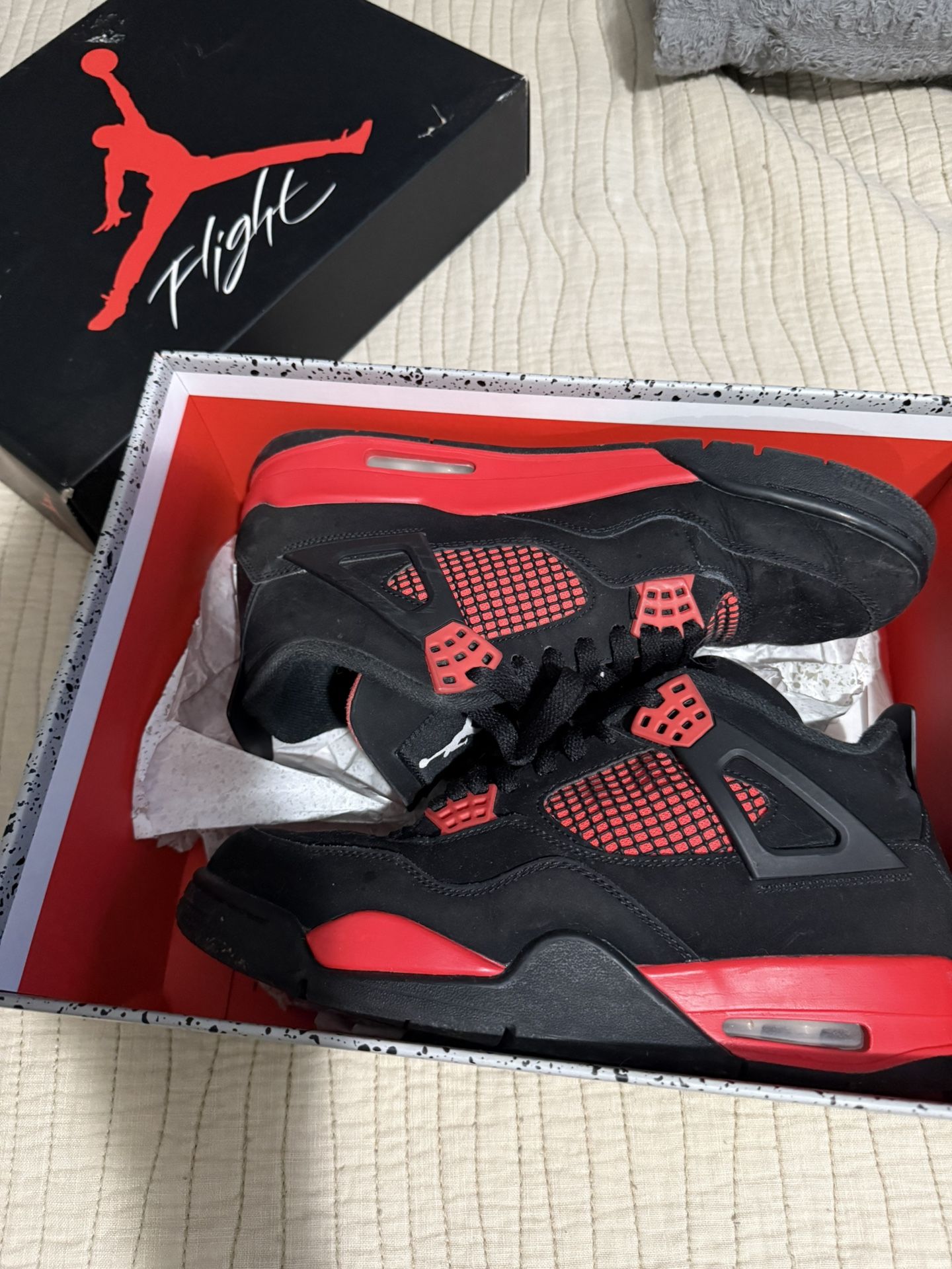 Jordan 4 Red Thunders