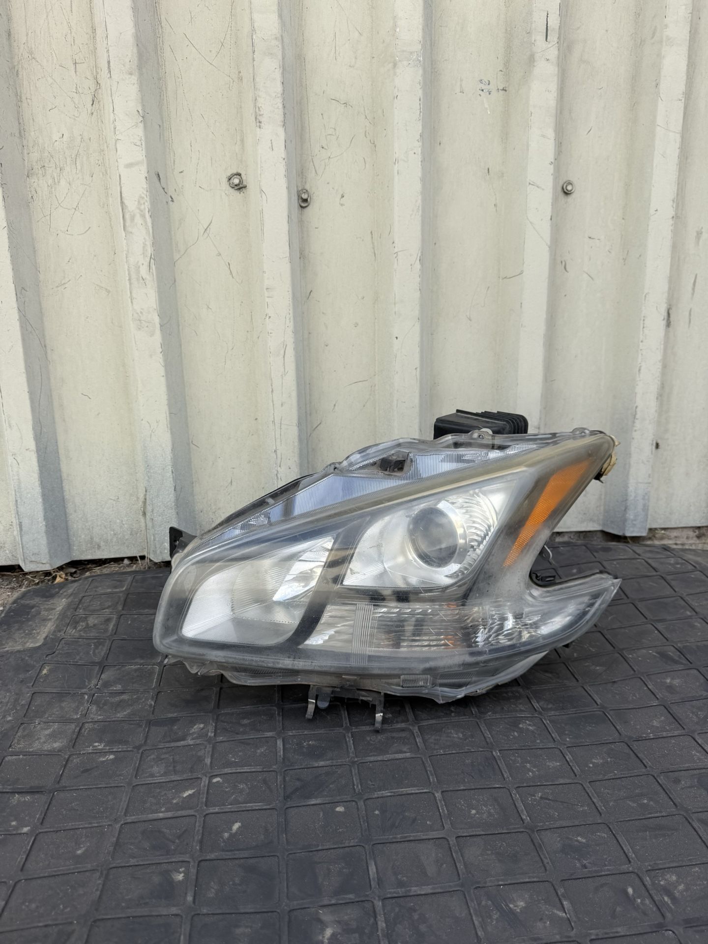 2009 2010 2011 2012 2013 2014 Nissan Maxima Headlight Headlamp Left Driver Side LH USED OEM ORIGINAL HID XENON