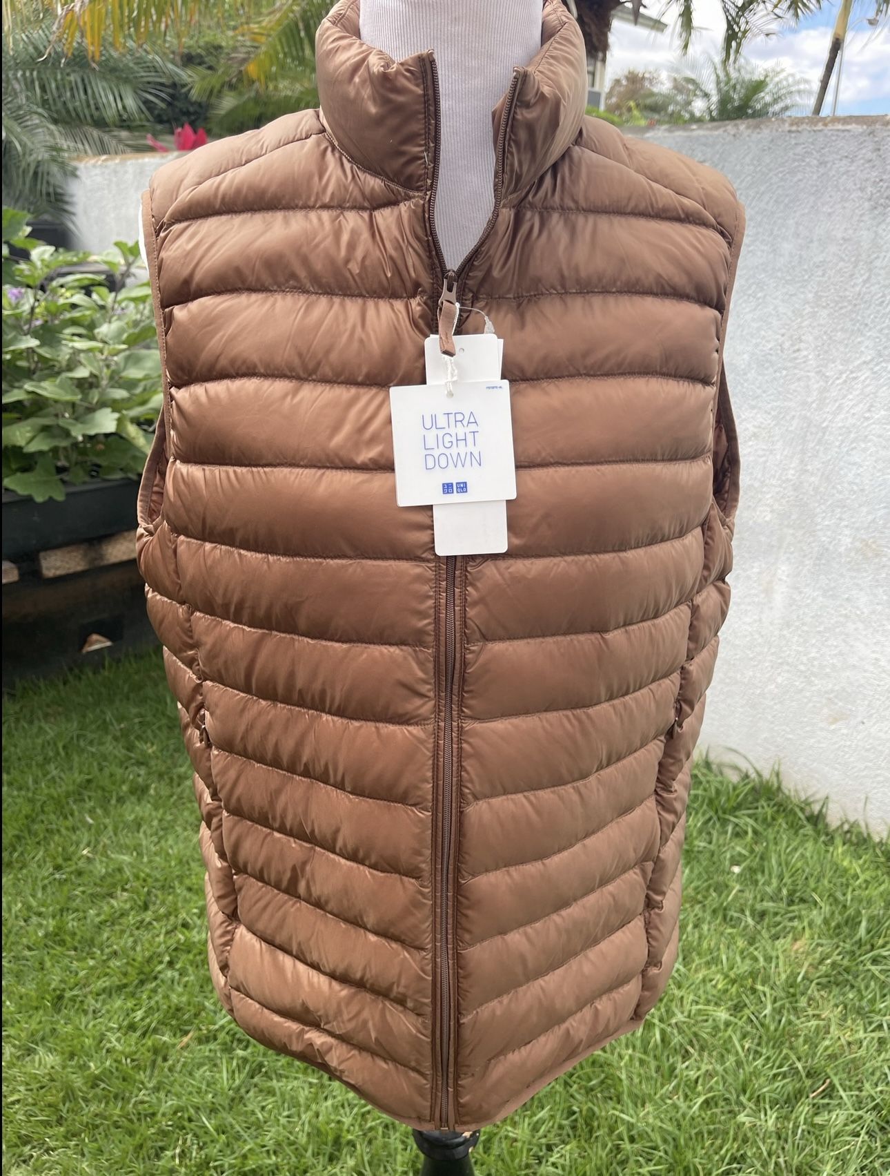 New Uniqlo Vest Women L Brown Ultra Light Down Puffer Packable