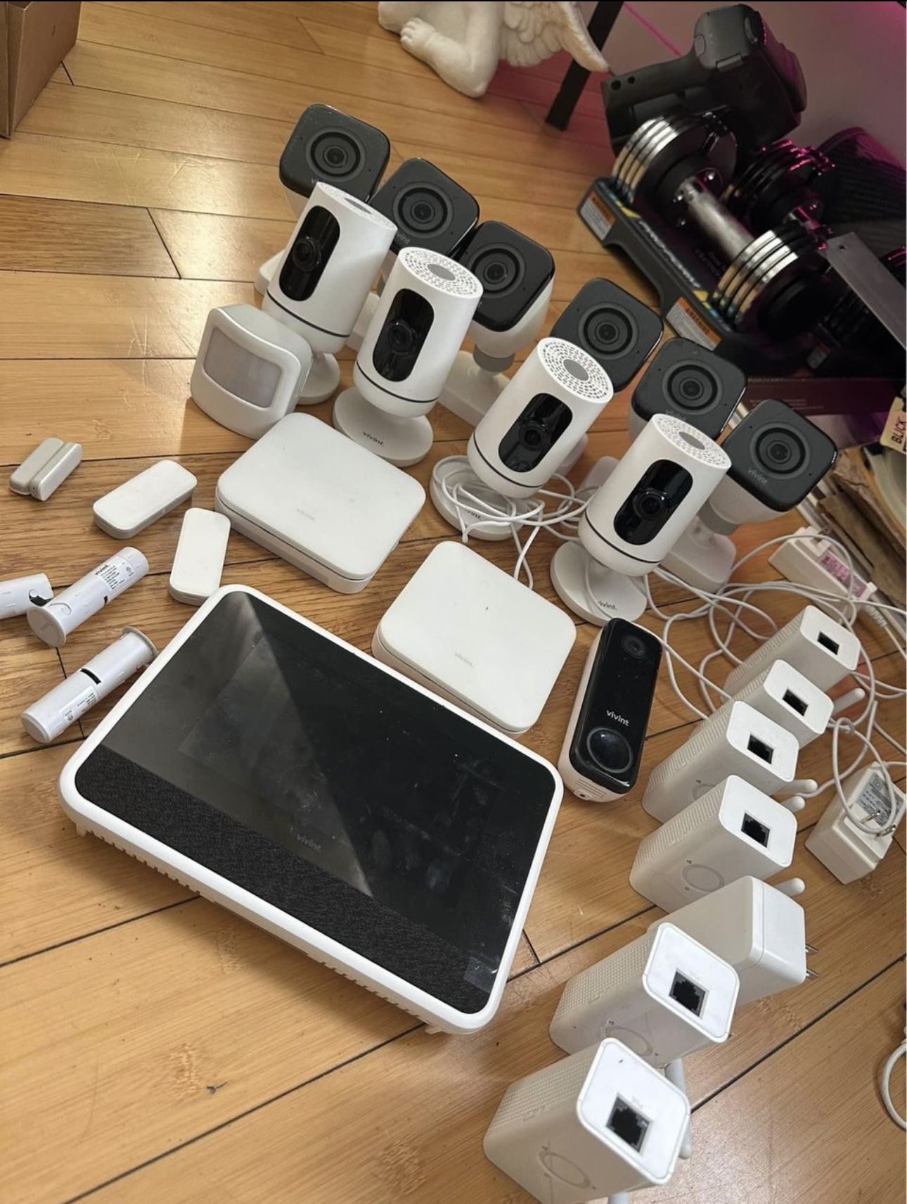 VIVINT SECURITY CAMERA SYSTEM