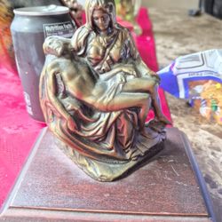 Michelanjel O.s Pieta