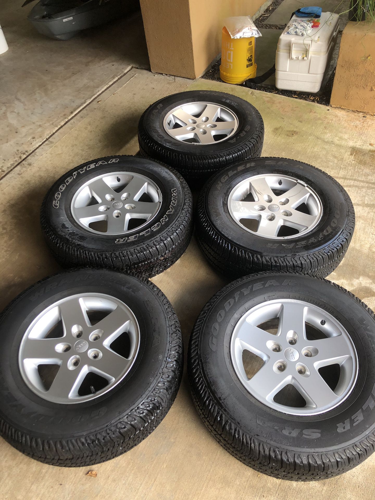 (5) 2016 Jeep Wrangler wheels and Goodyear tires