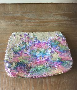 Sequence make up bag