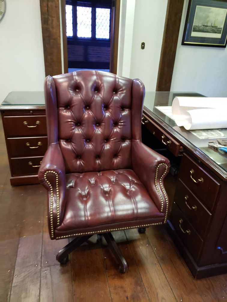 Fancy oxblood office chair