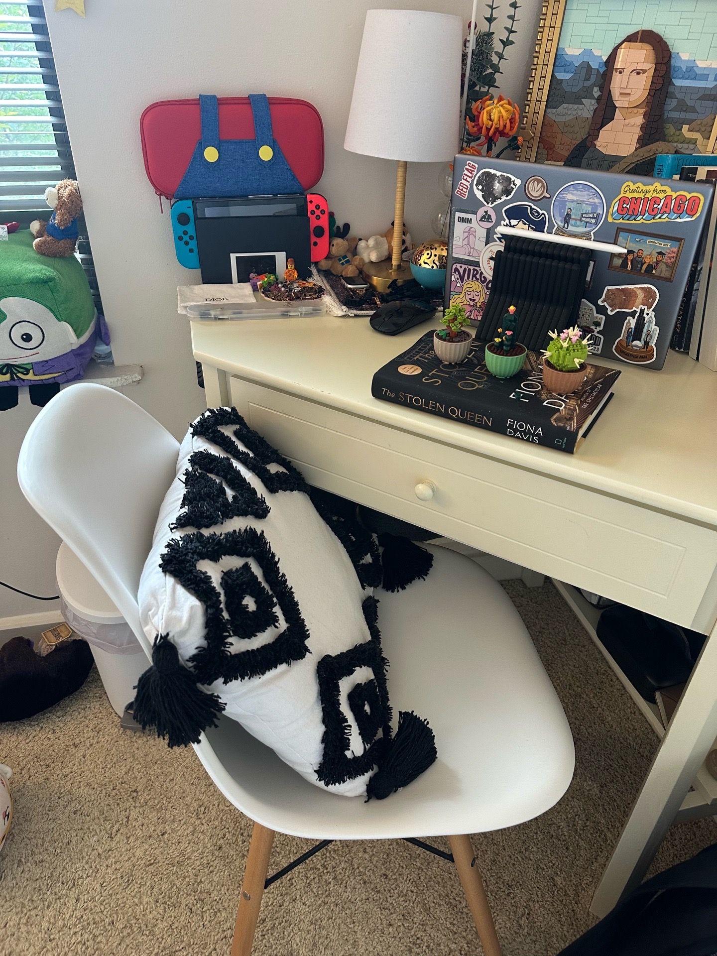 Modern White Desk/Dining Chair – Wood Legs