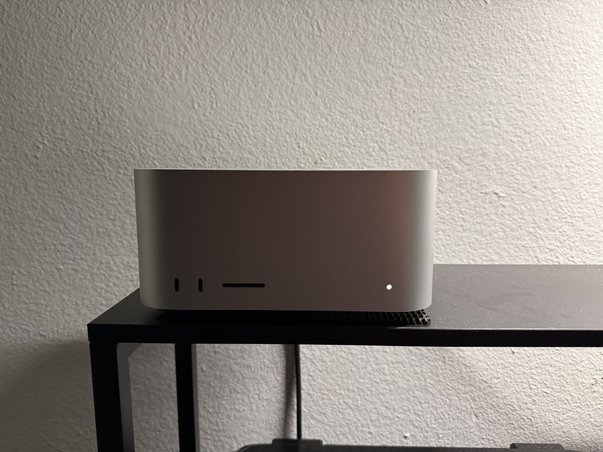 Mac Studio M2 Max 32GB and Mac Studio Display