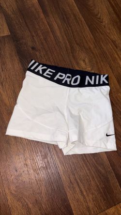 Nike pro medium