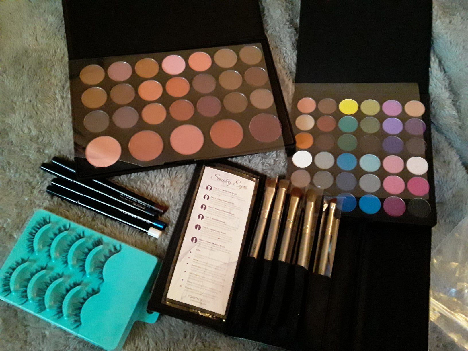 Beauty and health makeup,brushes and eyelashes lot