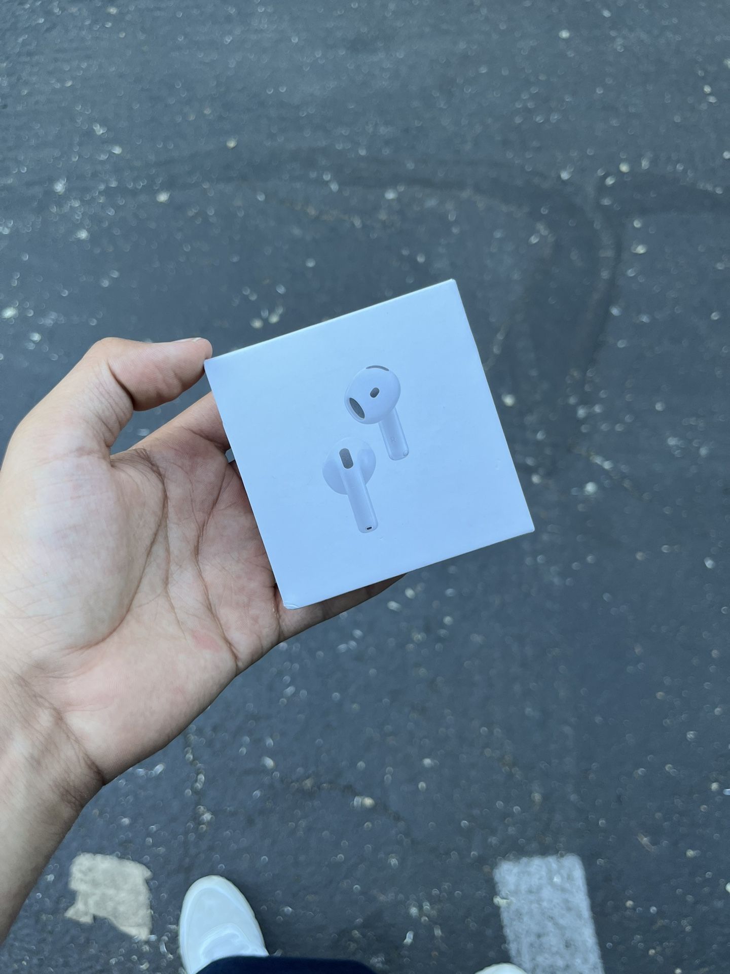 Apple Air Pod 4s Active Noise Cancellation