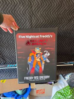 FNAF Security Breach Freddy and Gregory Collectible Statue