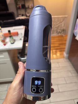 Rechargeable personal blender