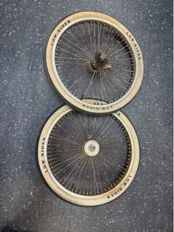 20x72 spokes set of wheels  used