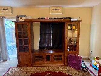 Entertainment center