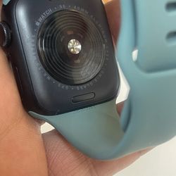 Apple Watch SE Like New 