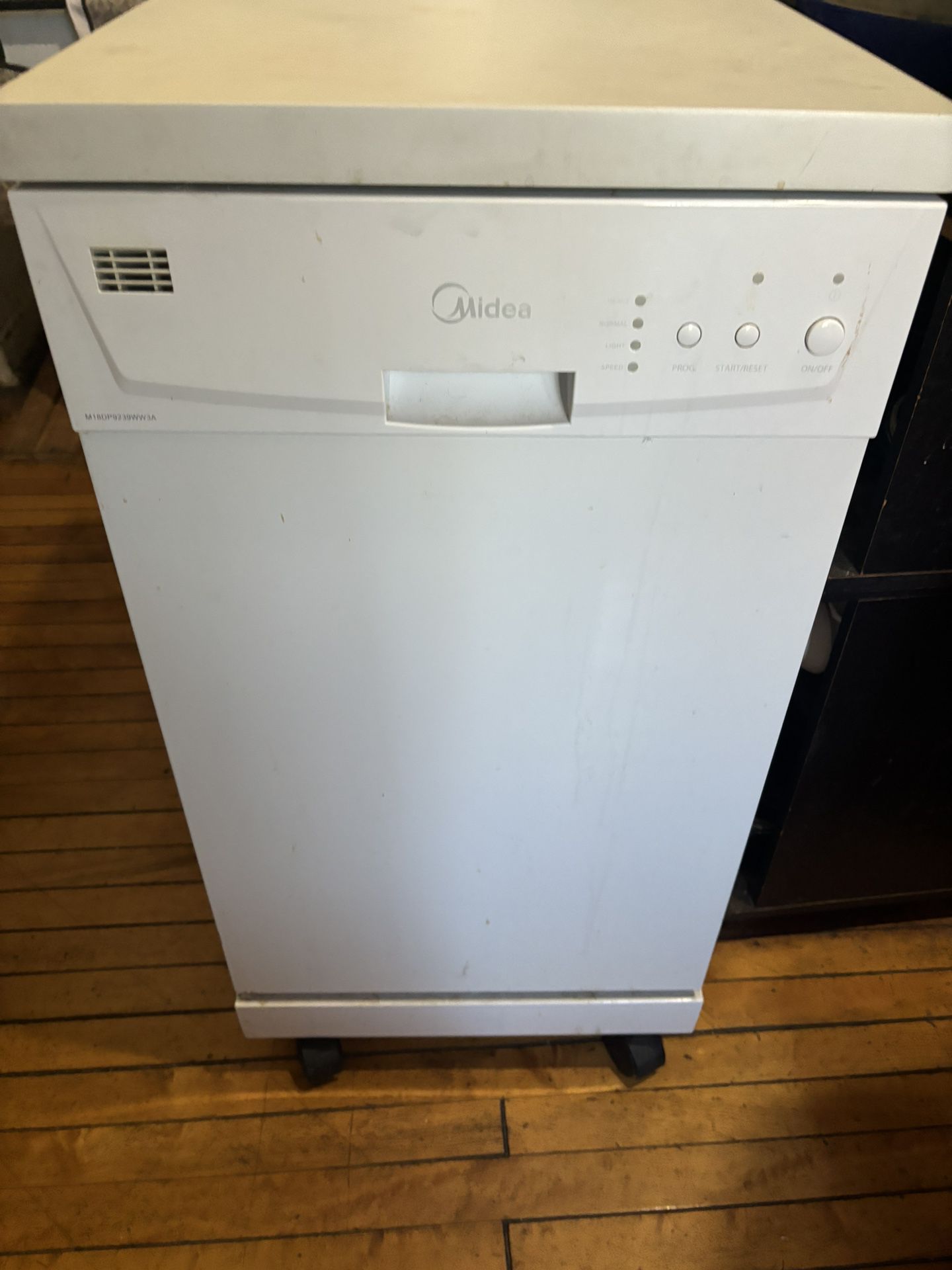 Portable Dishwasher( Basically New)