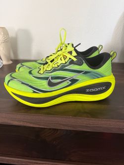 Nike Vomero plus Volt