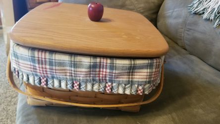 Longaberger picnic basket 1995
