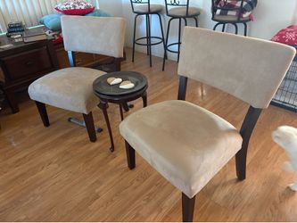 Accent Chair Set *LIKE NEW*